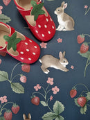 Adventure Awaits 1414 "Conejos y Fresas"